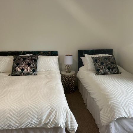 The Three Way Inn Енискилен Екстериор снимка