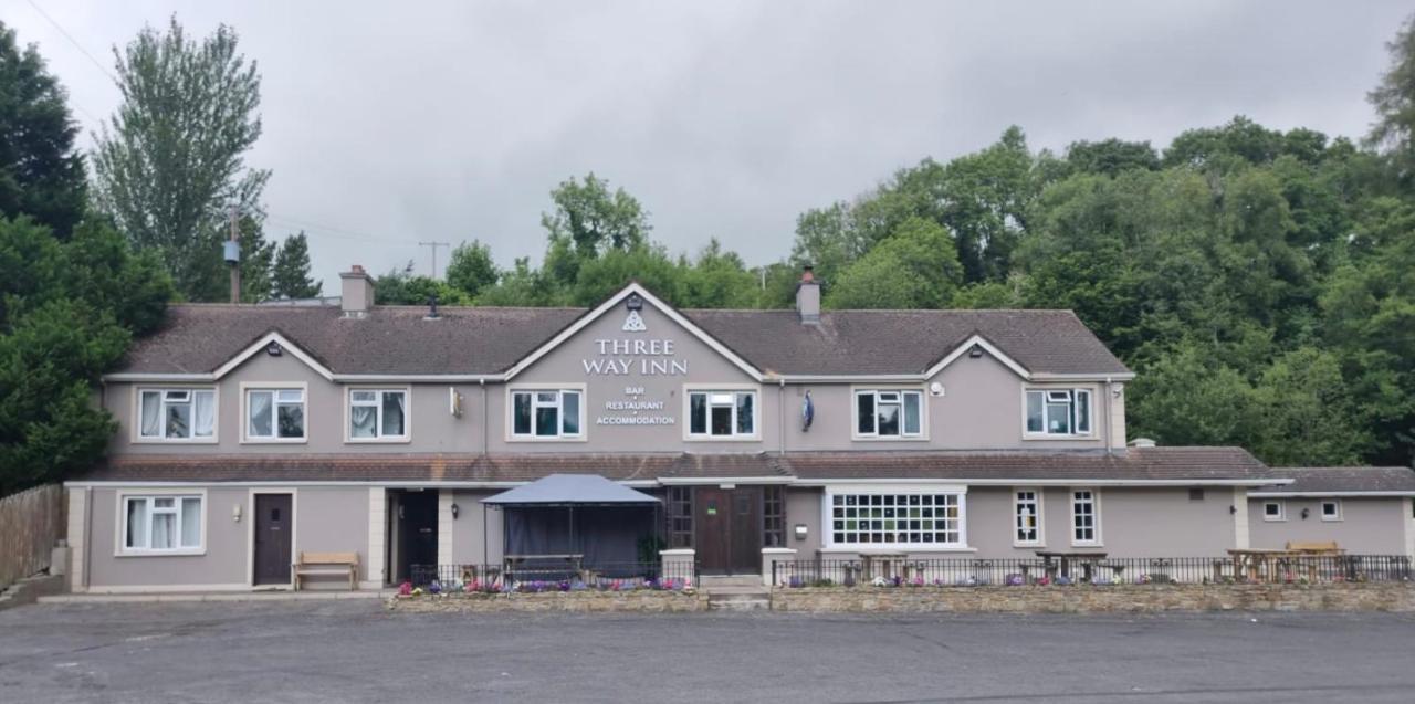 The Three Way Inn Енискилен Екстериор снимка